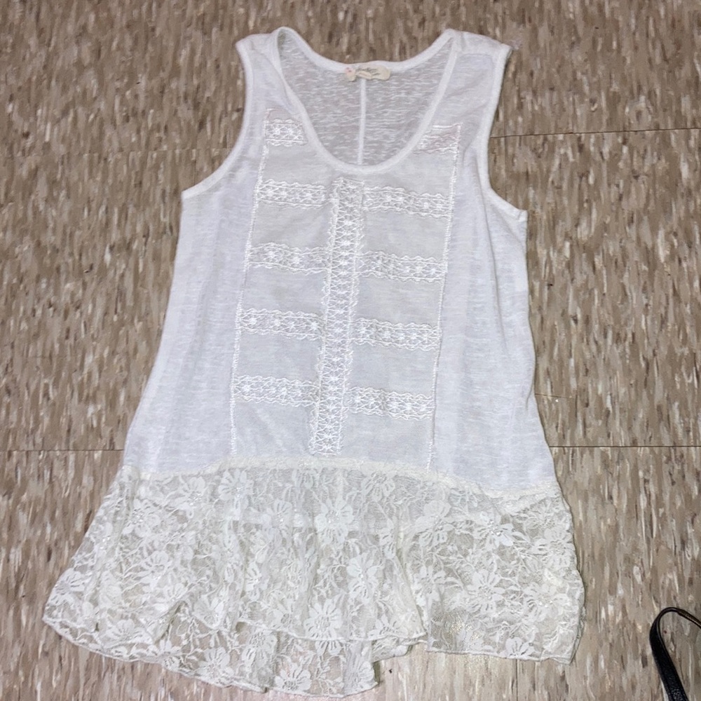 Brand-Rebellion Size-M Color-White